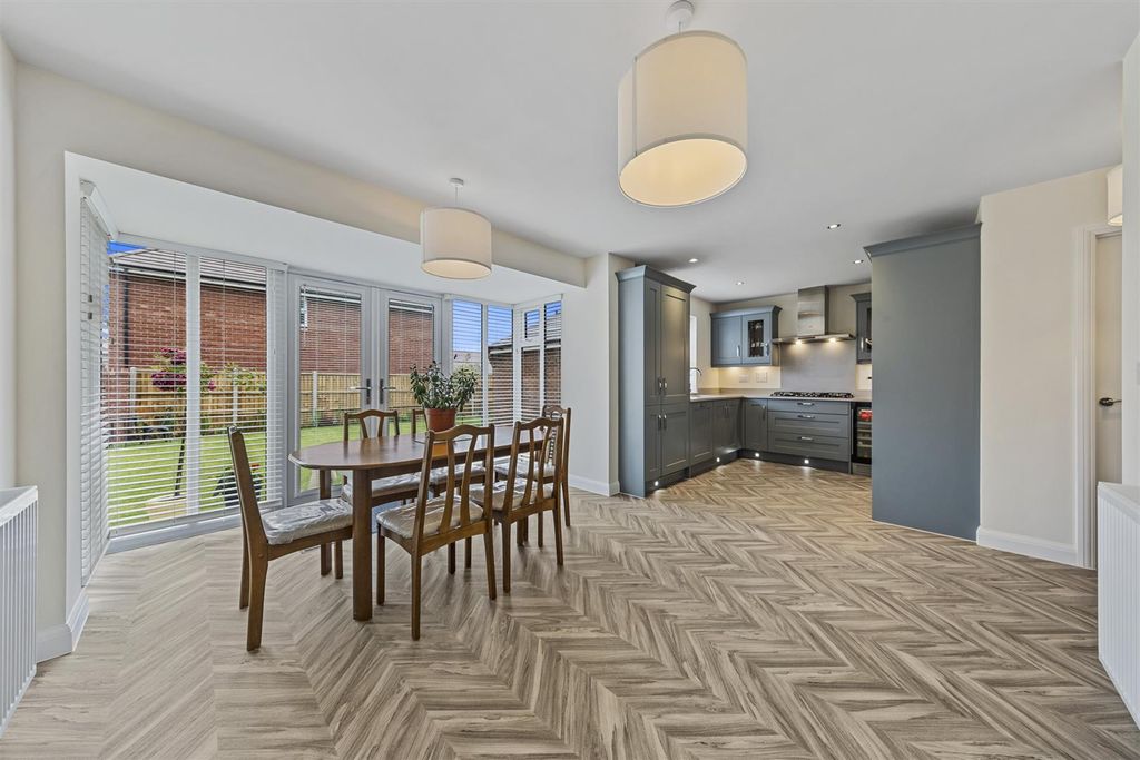 Property photo 2 of 41