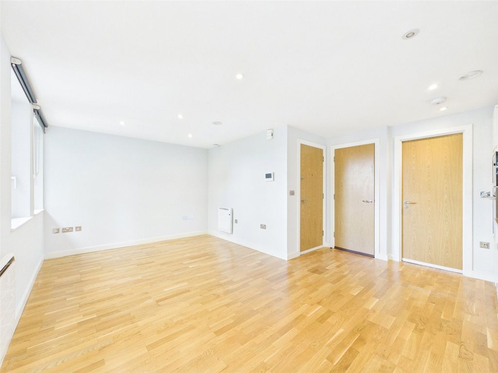 Property photo 3 of 6 Picture No. 04