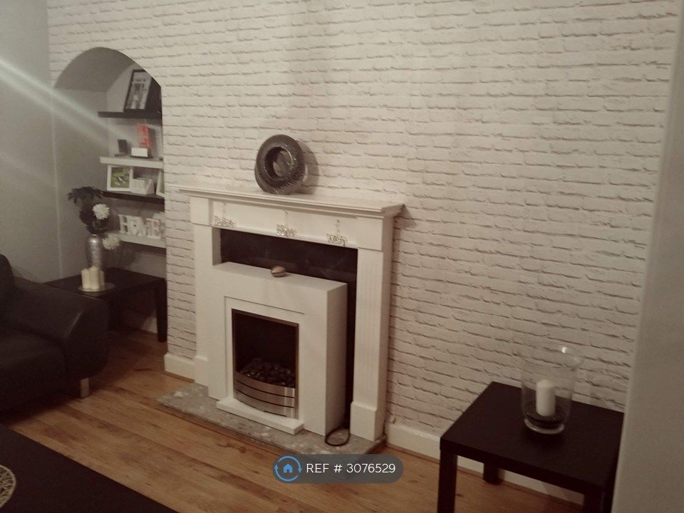 Property photo 3 of 14 Living Room