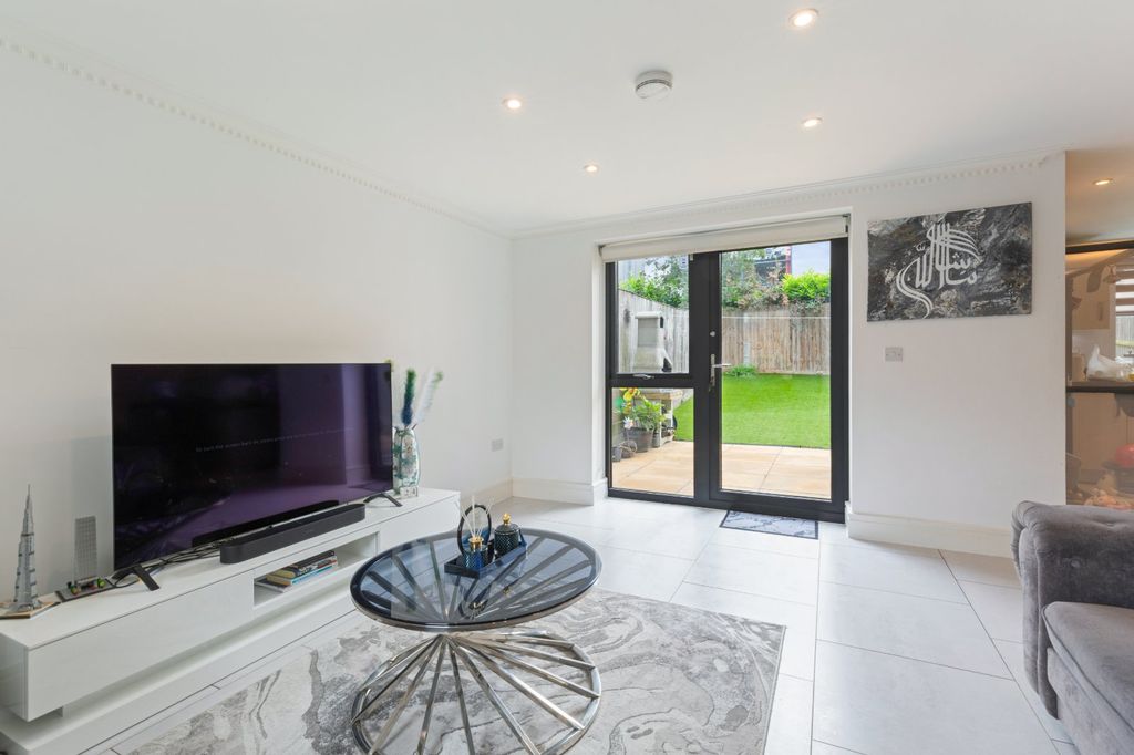 Property photo 2 of 12 Reception Room