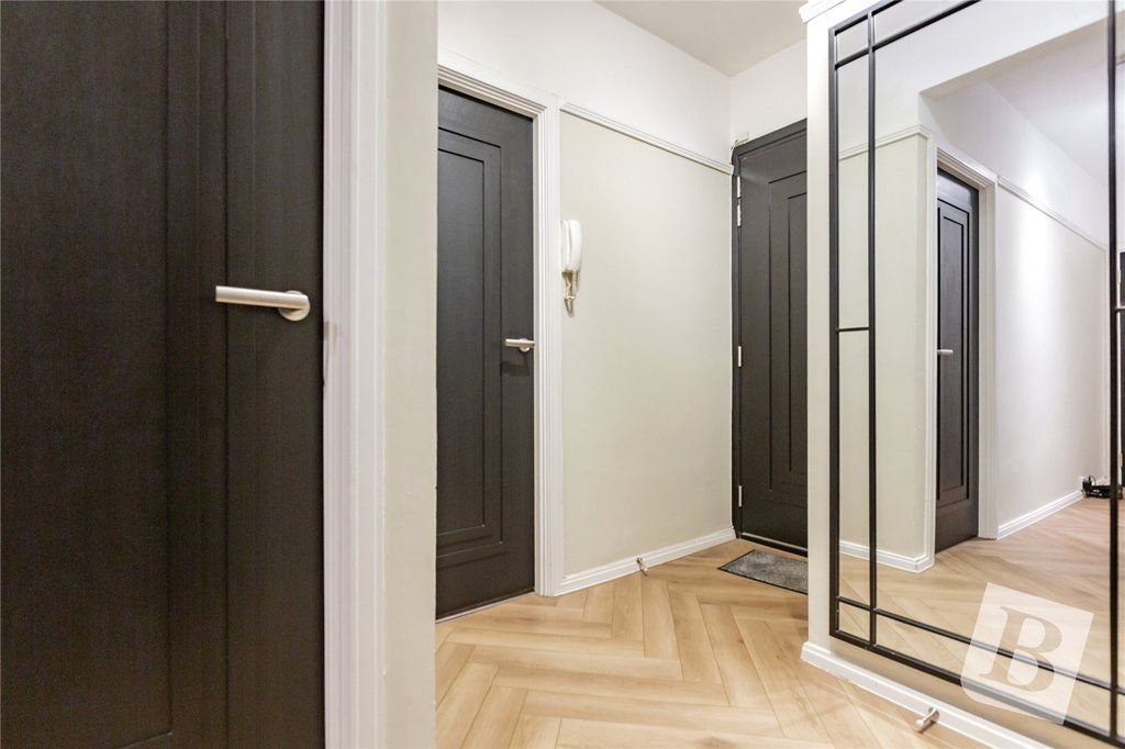 Property photo 3 of 13 Hallway