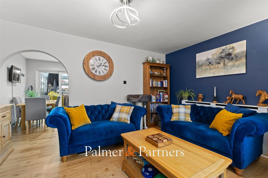 Property photo 3 of 34 Picture No. 17