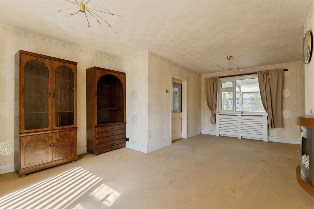 Property photo 2 of 19