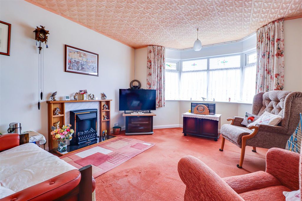 Property photo 2 of 20