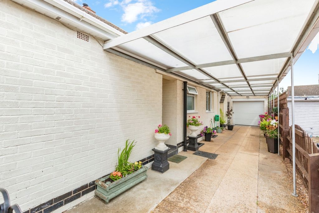 Property photo 2 of 16 Car Port