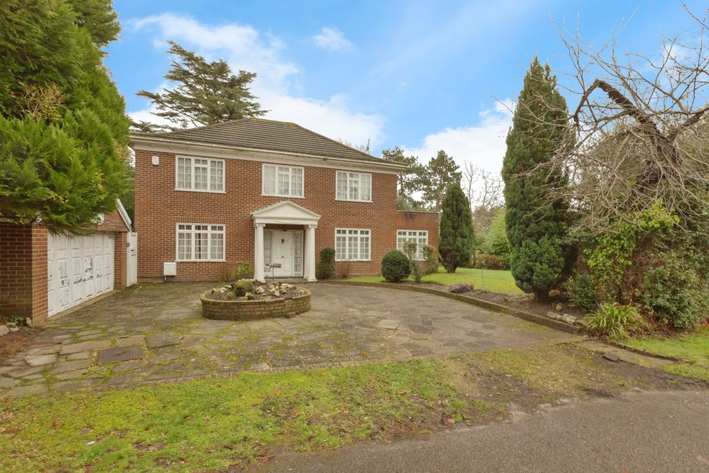 Property photo 1 of 17 Front