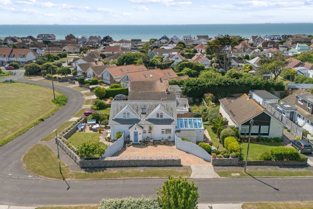 Property photo 1 of 18 Photo 18