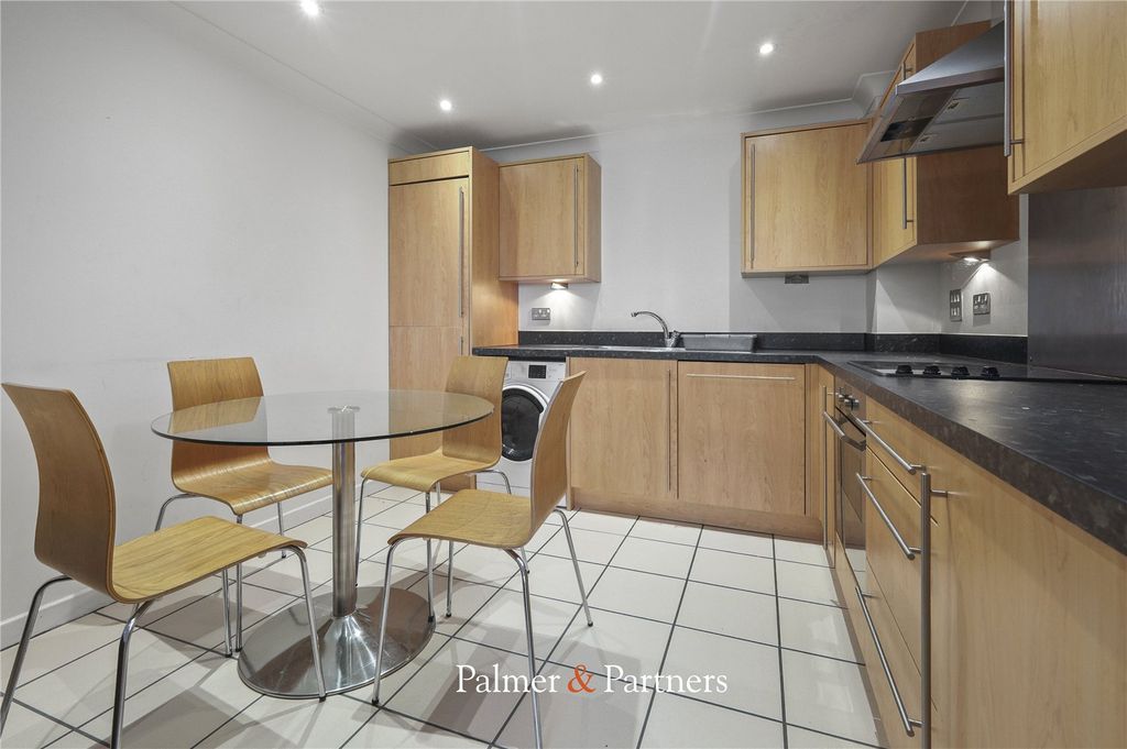 Property photo 3 of 8 Kitchen