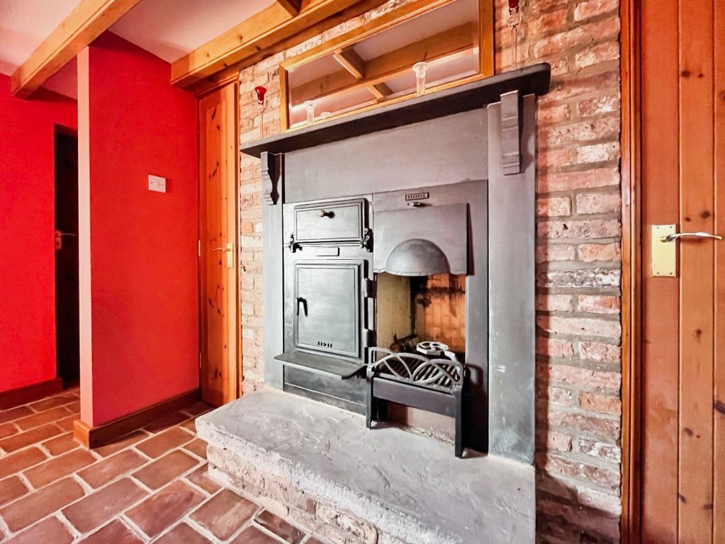 Property photo 2 of 25 3424044