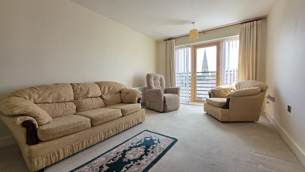 Property photo 2 of 23