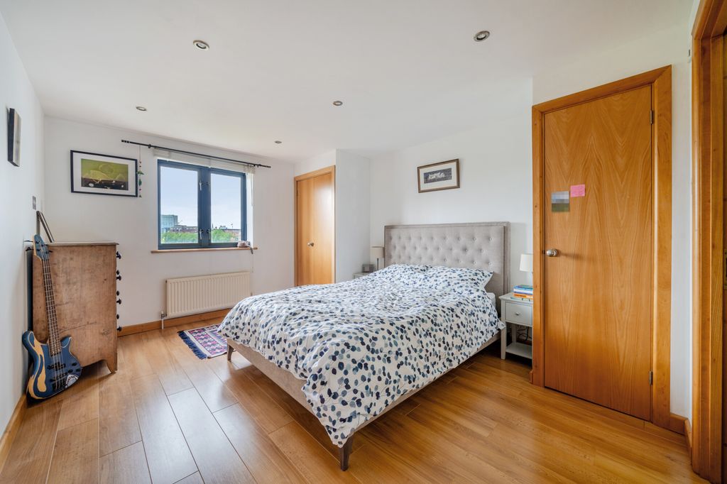 Additional image 5 of 2 bed penthouse for saleCumberland Road, Bristol BS1