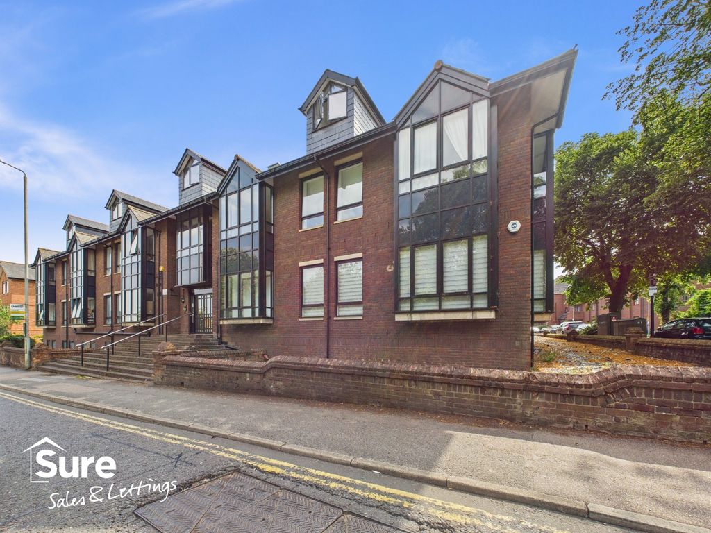 Property photo 1 of 2 4411600