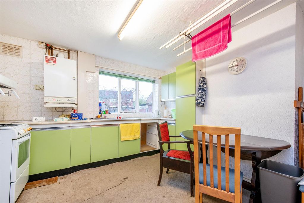 Property photo 3 of 17 Kitchen/Diner