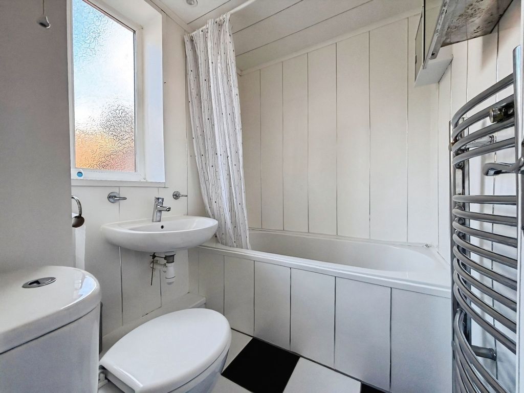 Additional image 10 of 2 bed flat for saleGladstone Street, Hebburn NE31