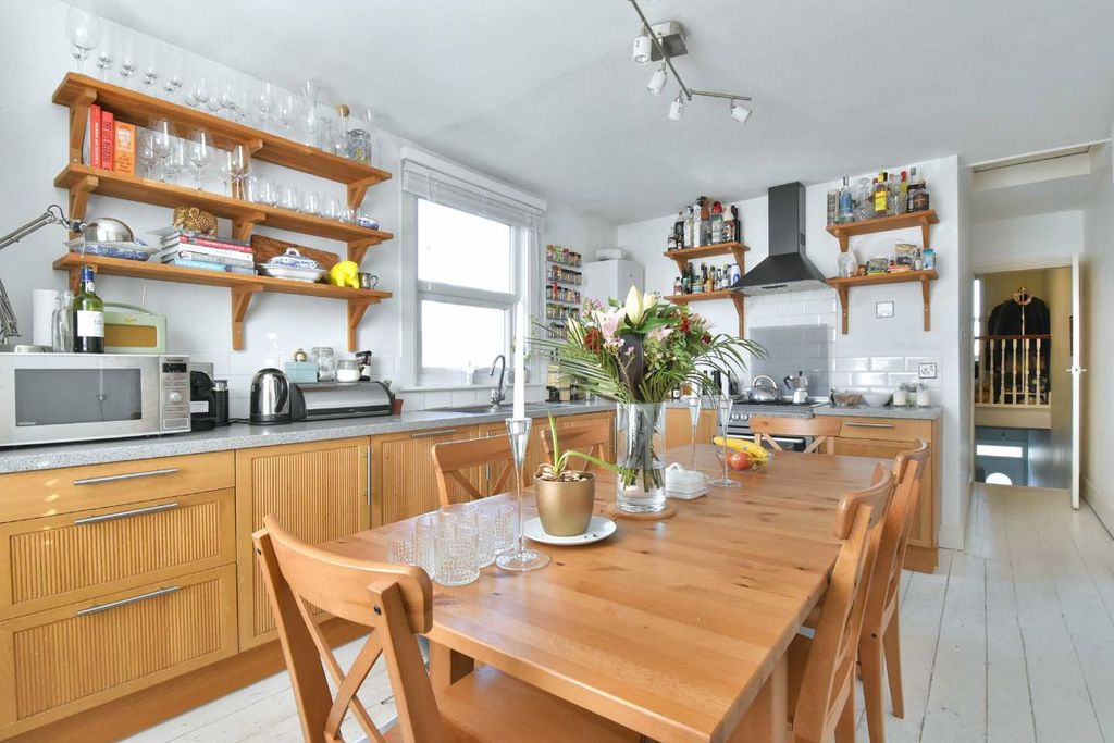 Property photo 2 of 4