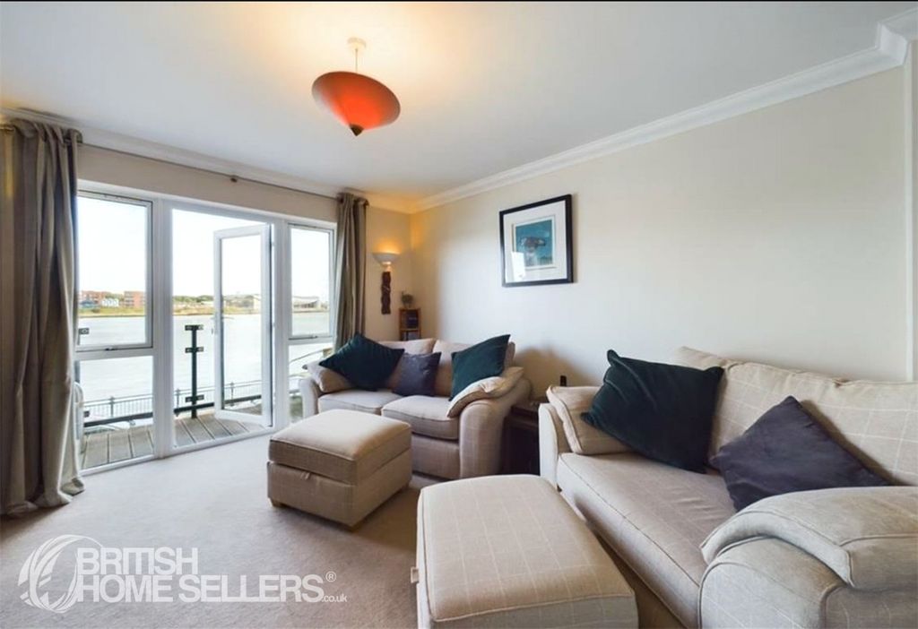 Property photo 2 of 33 Picture No. 51