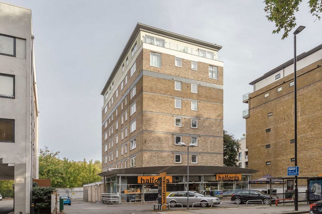 Property photo 1 of 6