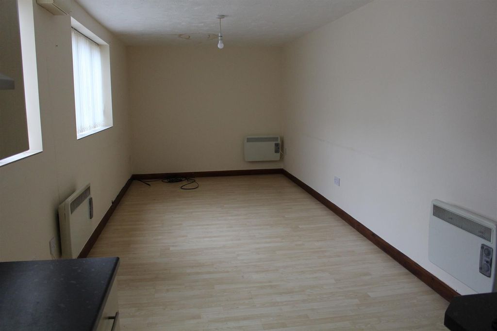 Property photo 3 of 8 Img_2539.Jpg