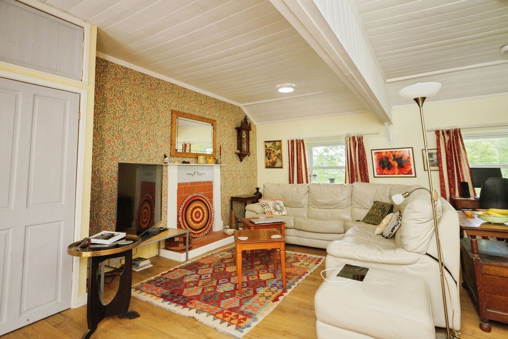 Property photo 3 of 15 Pbox-Img.Jpg