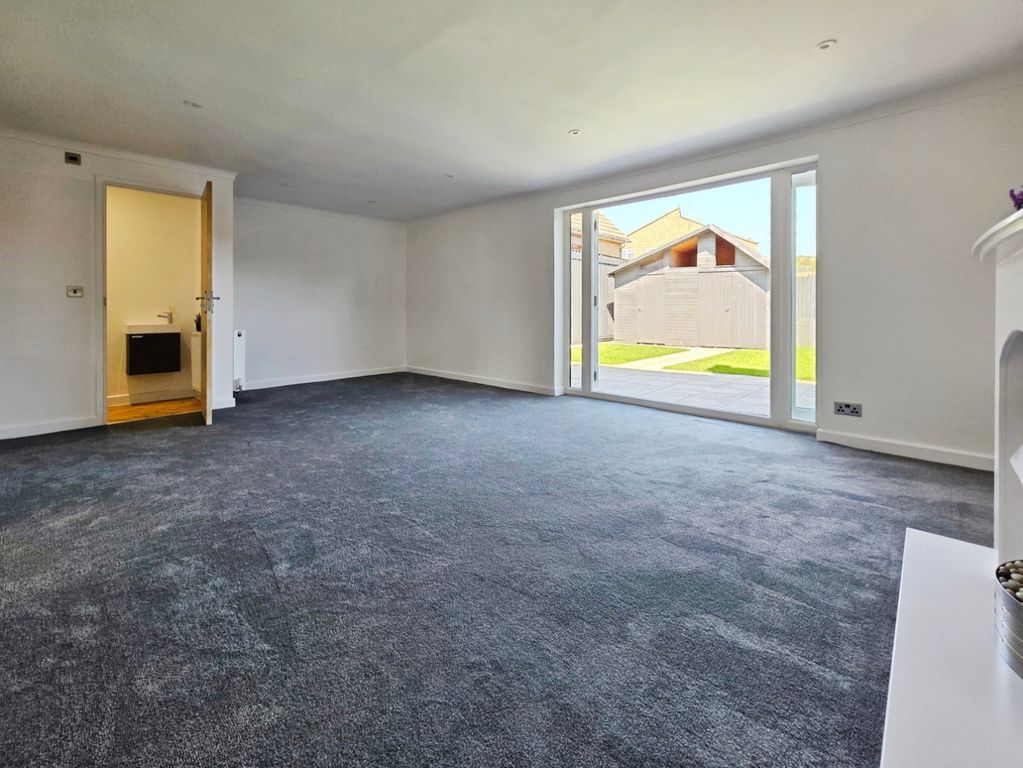 Property photo 3 of 12 Sitting Room