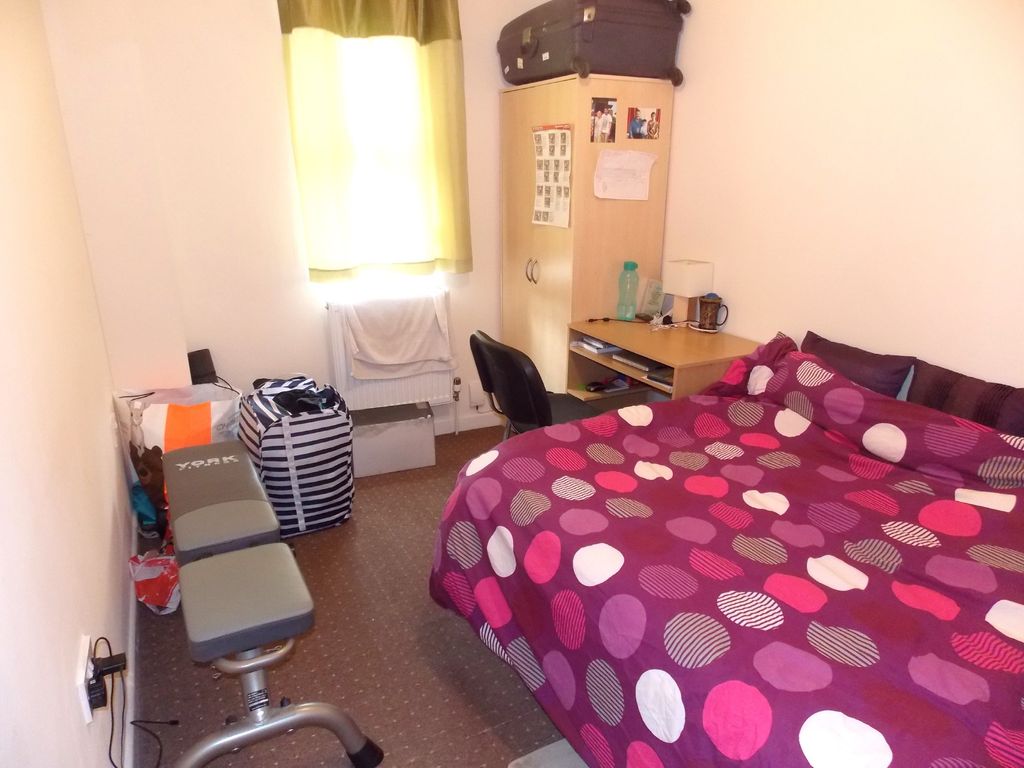 Property photo 2 of 5