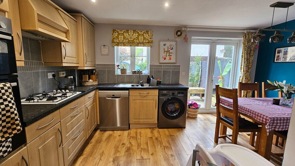 Property photo 2 of 22
