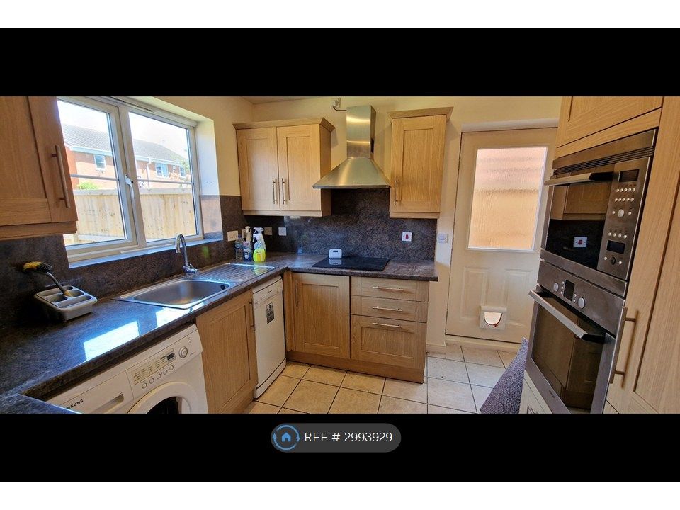 Property photo 3 of 9 Kitchen
