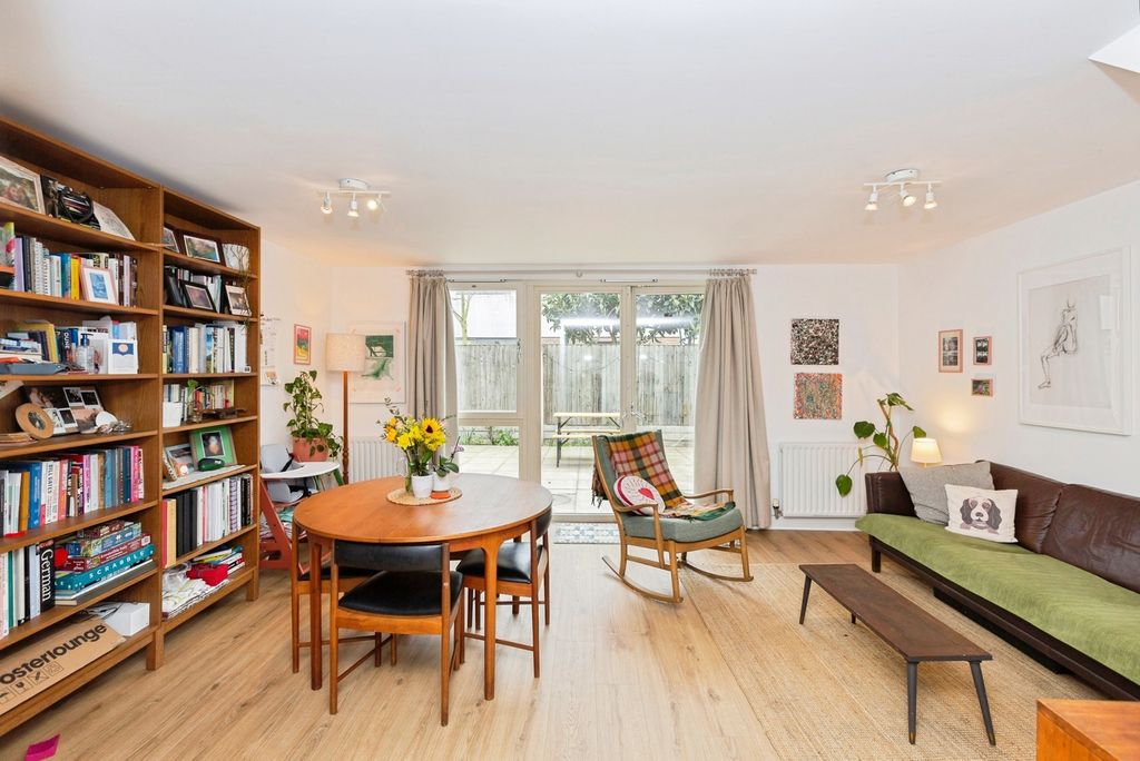 Property photo 2 of 18 Pbox-Img.Jpg