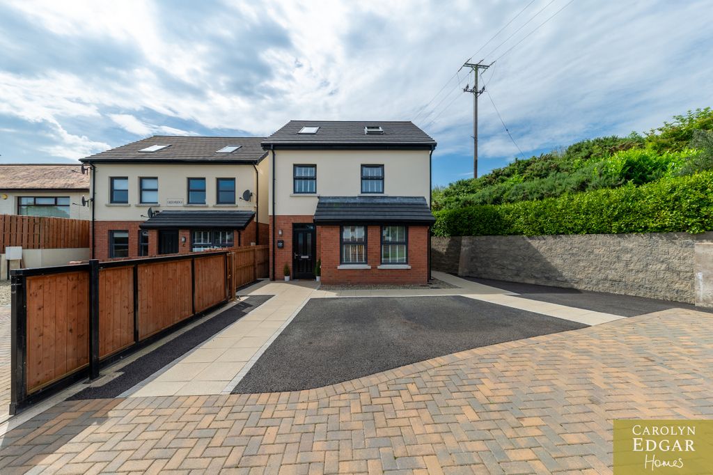 Property photo 1 of 58 015