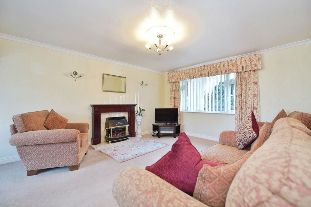 Property photo 3 of 16 Pbox-Img.Jpg