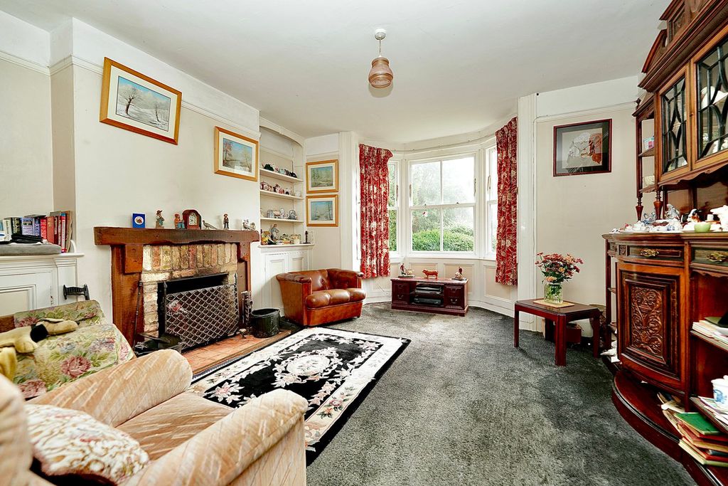 Property photo 3 of 18