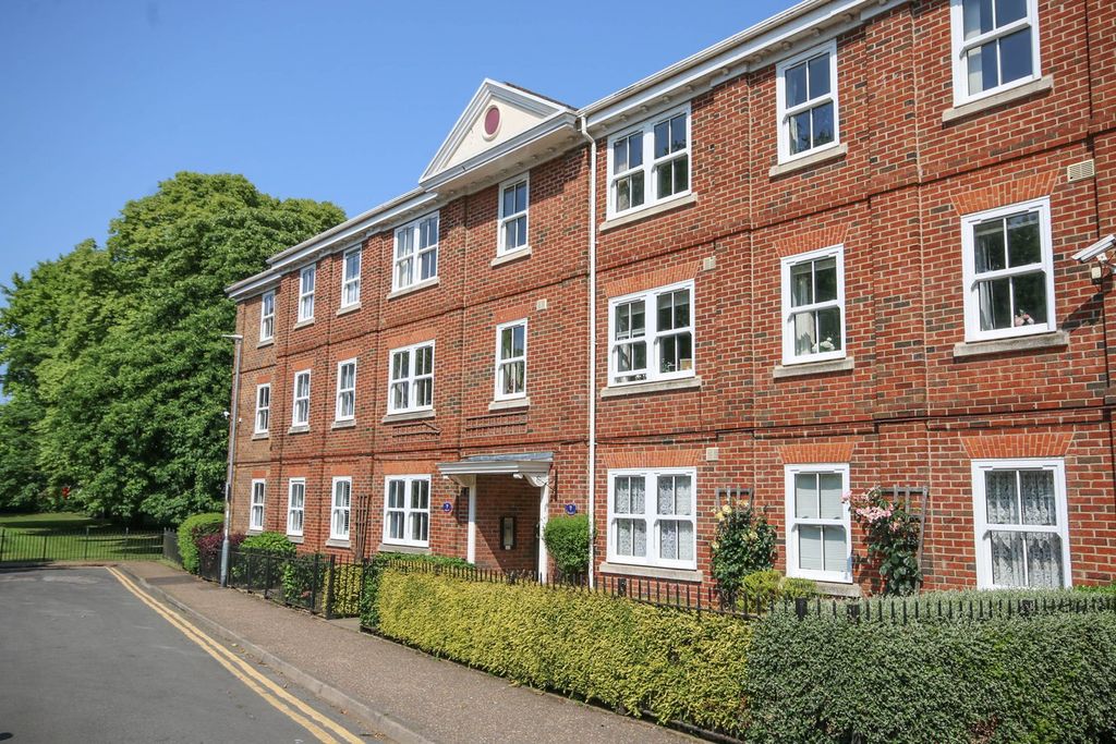 Property photo 1 of 14