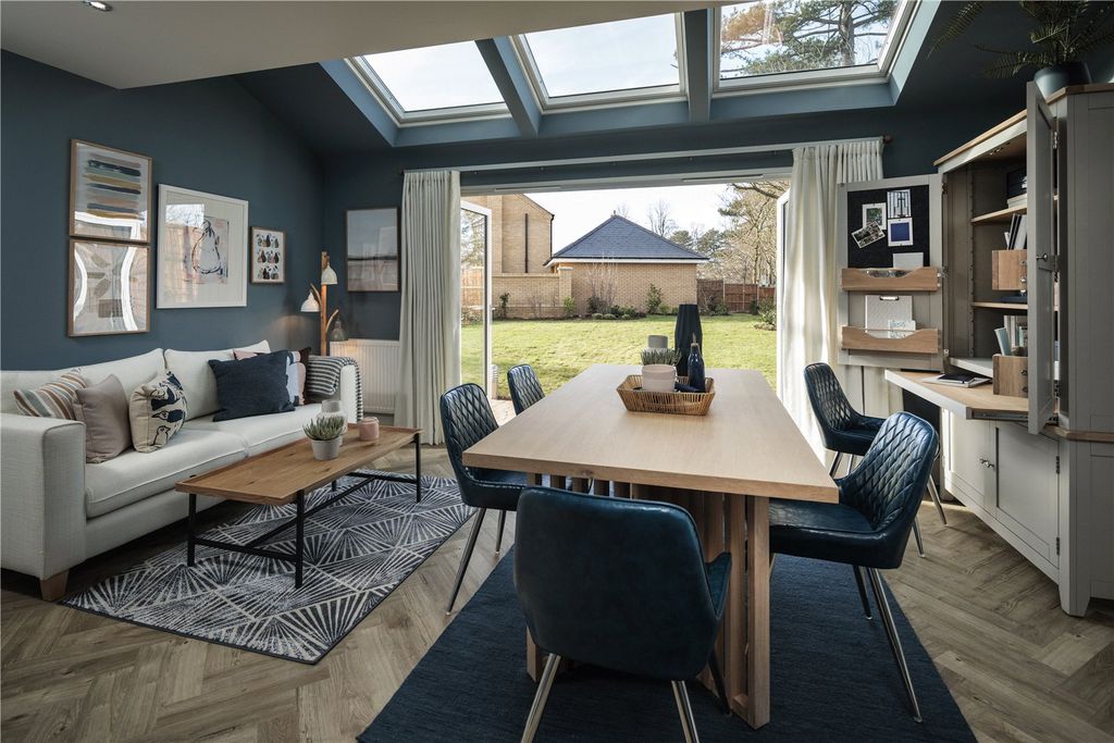 Property photo 3 of 10 Show Home