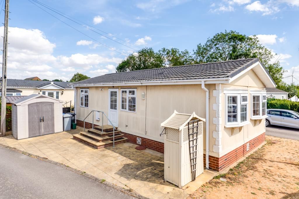 Property photo 1 of 21 17 Acorn Park, Burton Latimer-20.Jpg