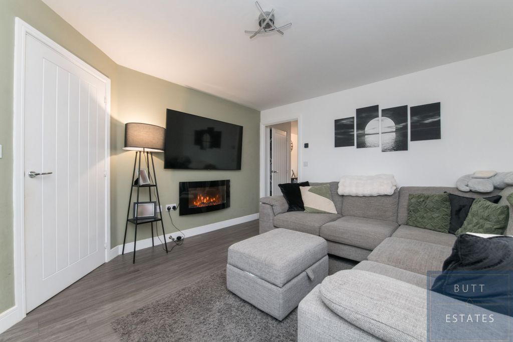 Property photo 2 of 10