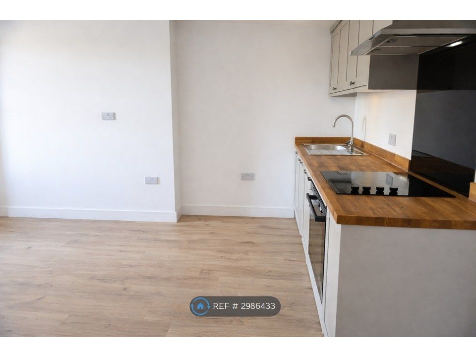 Property photo 3 of 13 Kitchen