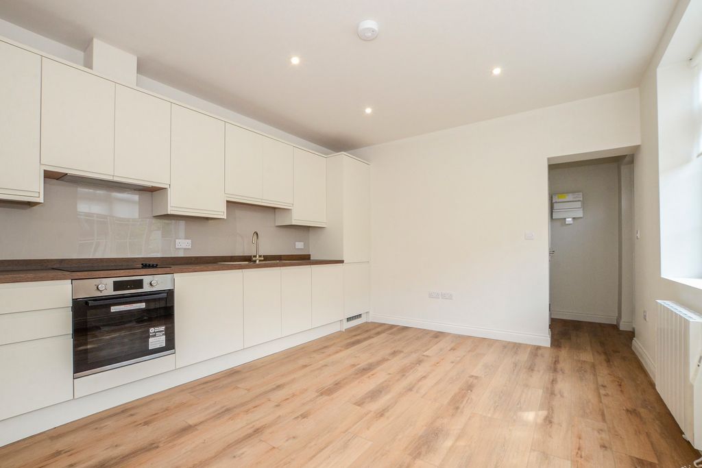 Property photo 1 of 11 Pbox-Img.Jpg