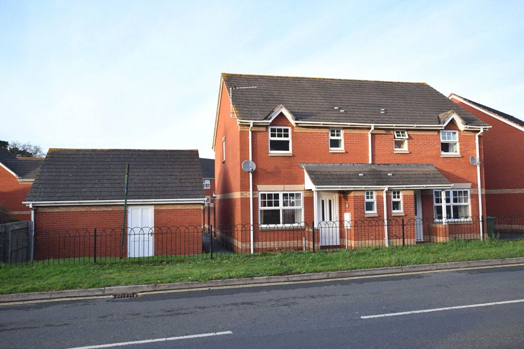 Property photo 1 of 10 External