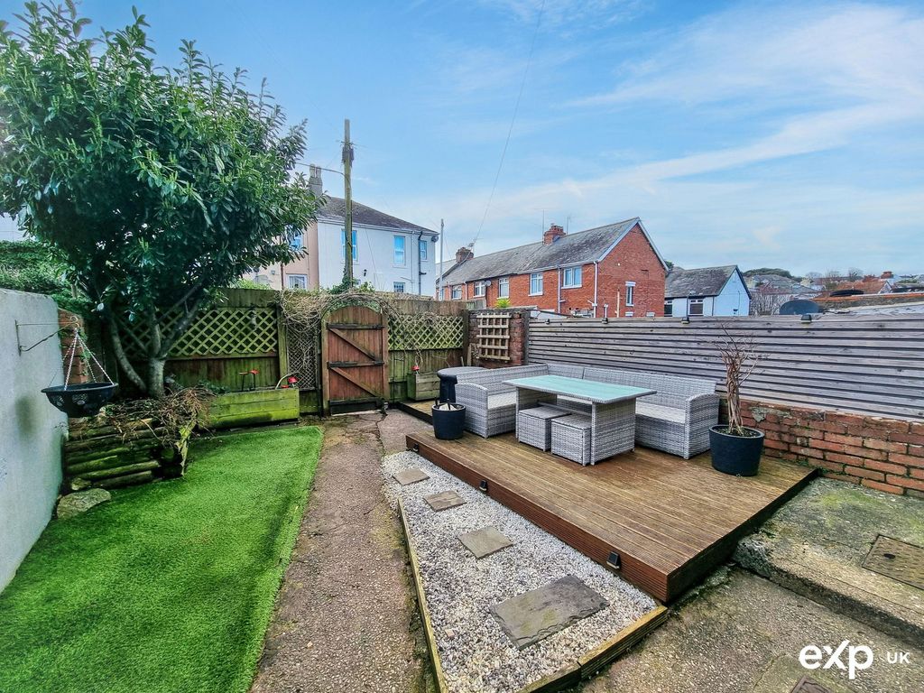 Property photo 2 of 21