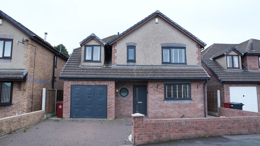 Property photo 1 of 28