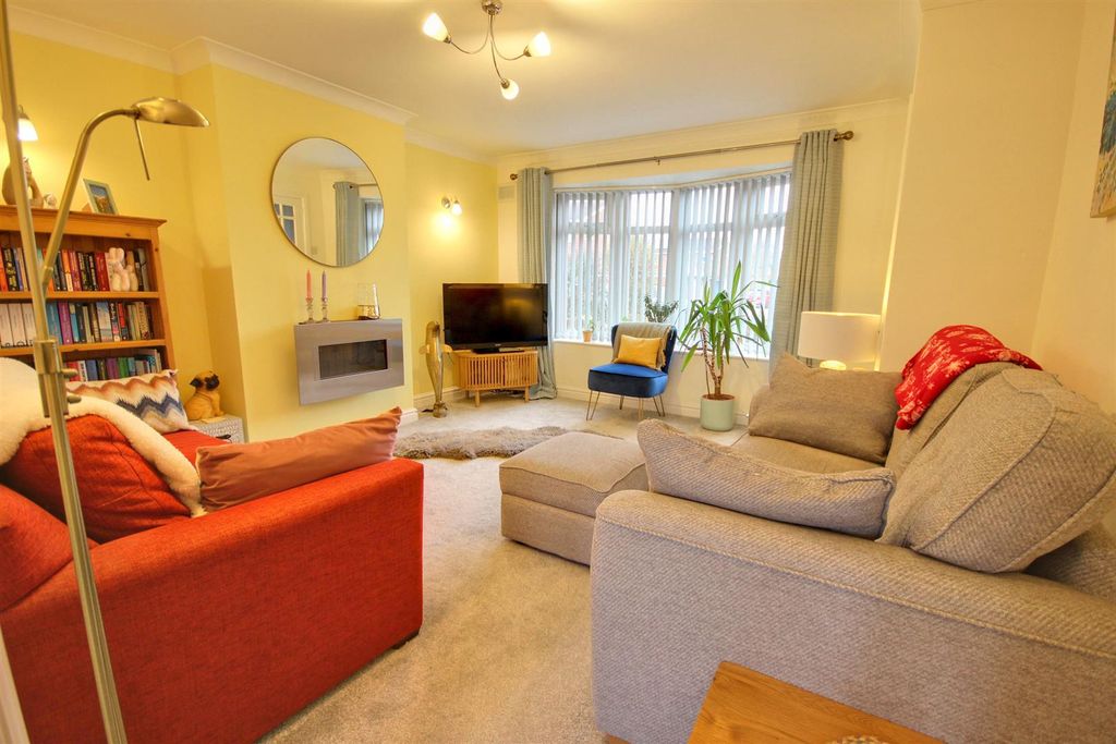 Property photo 2 of 12 Img_0010-Img_0012_Lzn.Jpg