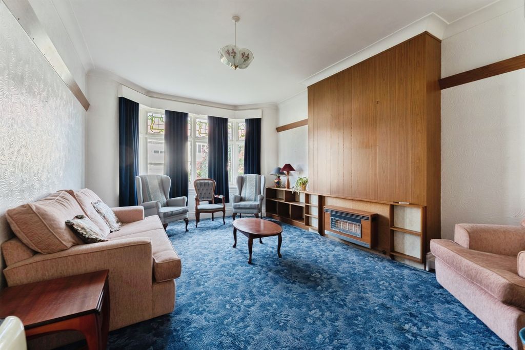 Property photo 2 of 20