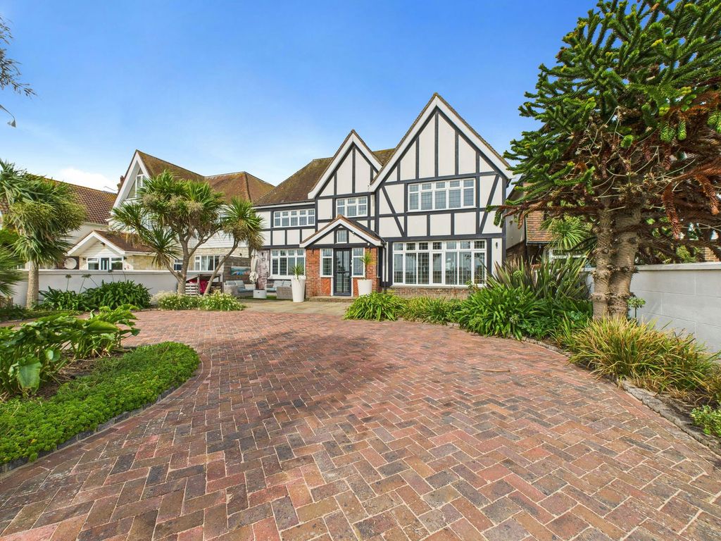 Property photo 1 of 33