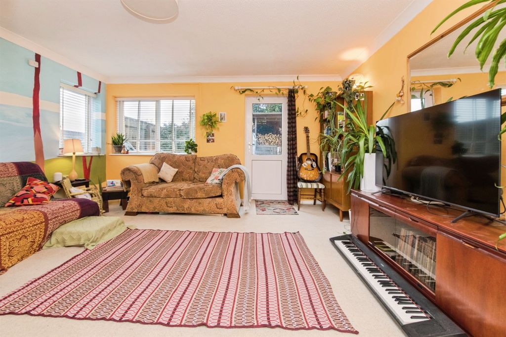 Property photo 3 of 17