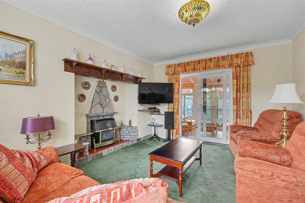 Property photo 2 of 16 Lounge_2.Jpeg