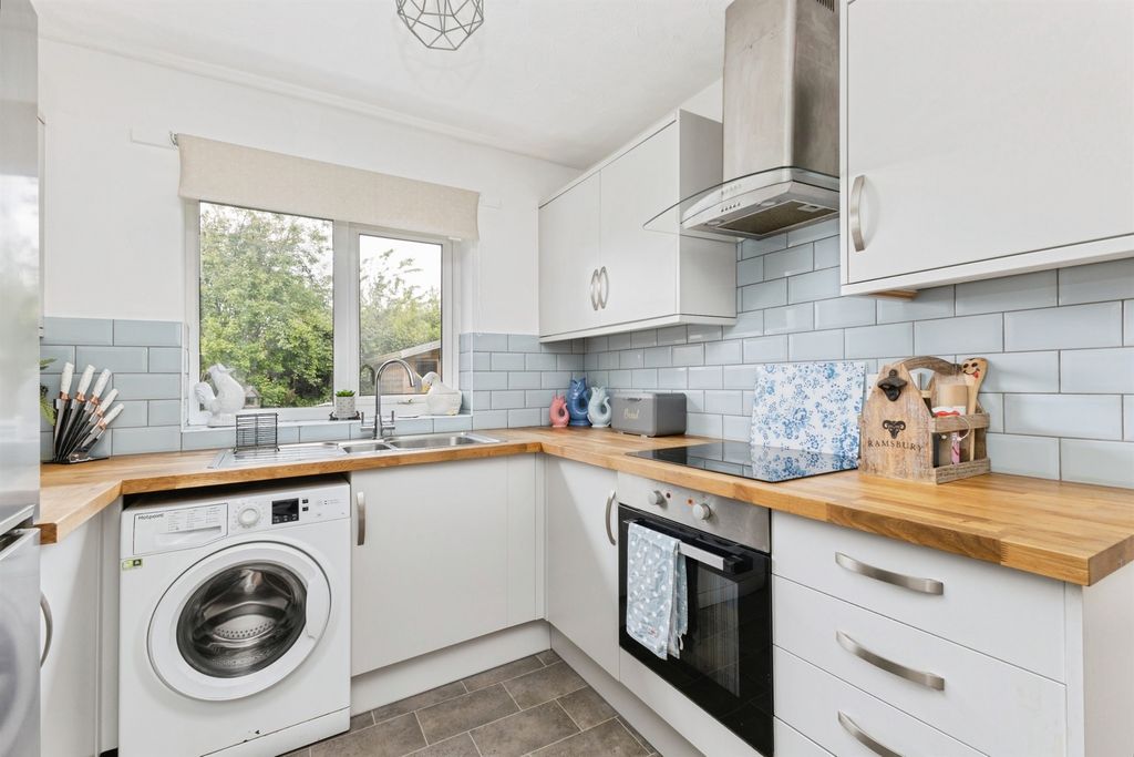 Property photo 3 of 15