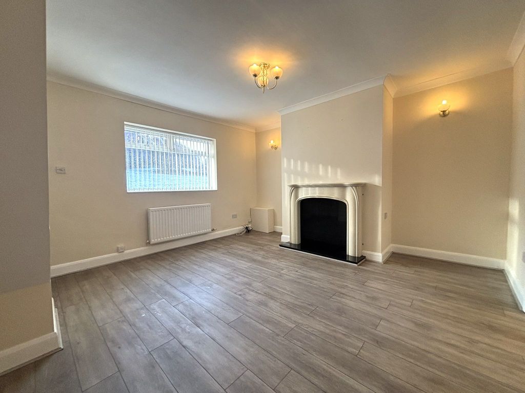 Property photo 2 of 9 Photograph 2