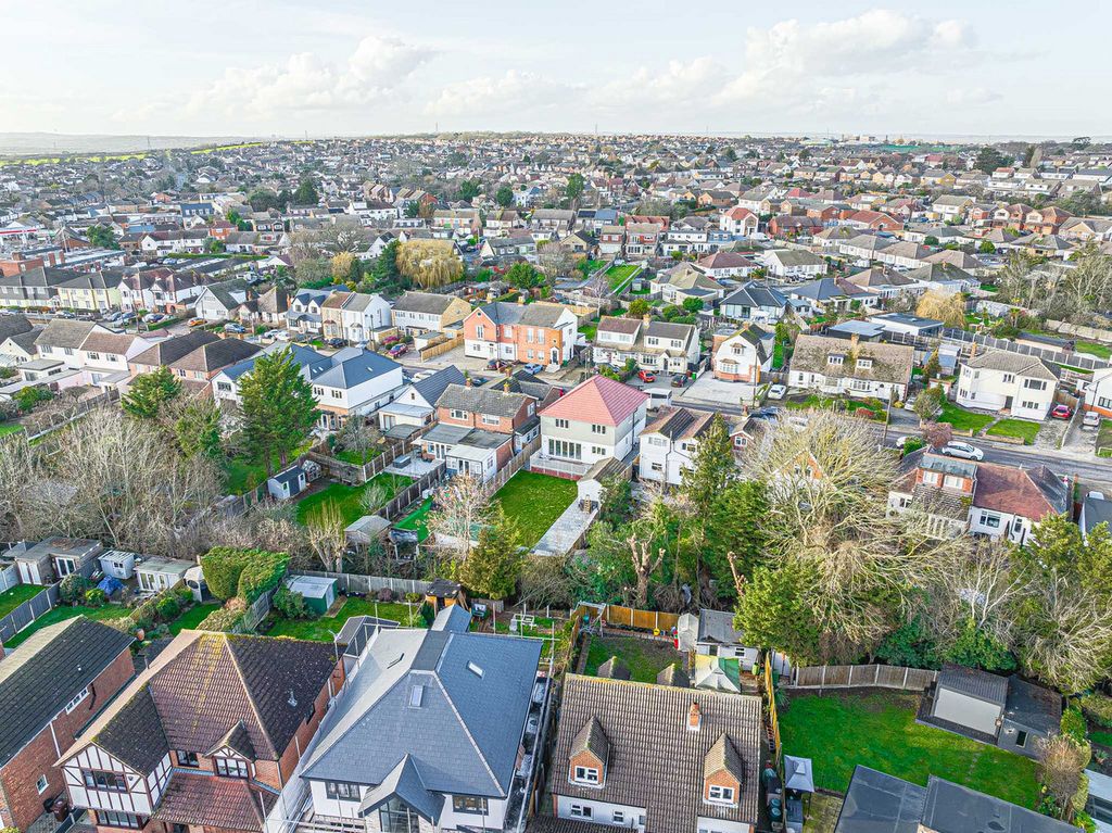 Additional image 43 of 4 bed detached house for saleThundersley Park Road, Benfleet SS7