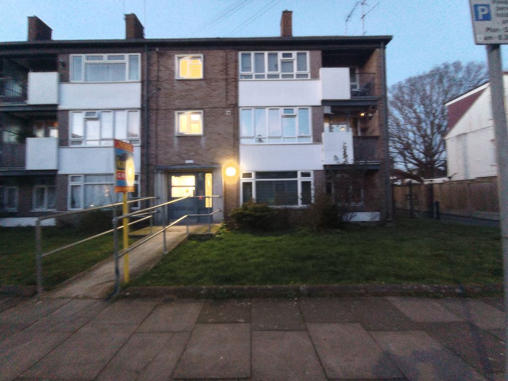 Property photo 2 of 9