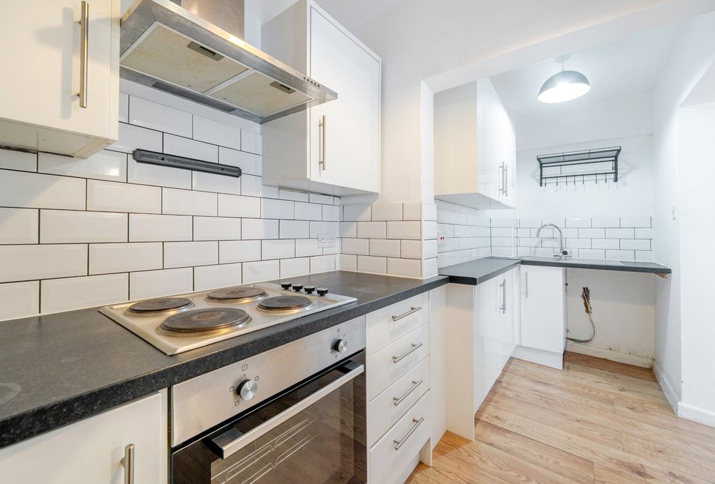 Property photo 3 of 9 1303160-4-6846E4F...